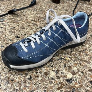 Golite, womens 9.5, Navy Leather, Rare Find!  Worn around house in carpet once